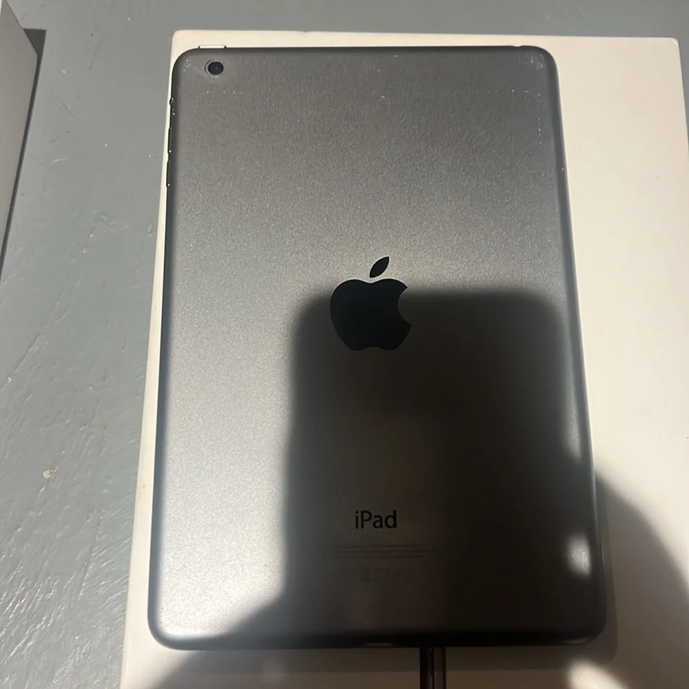 Apple iPad Mini in Black (open to offers)!